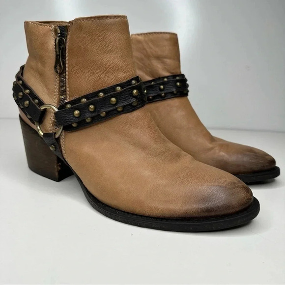 OTBT Emery Leather Studded Ankle Boots Size 9